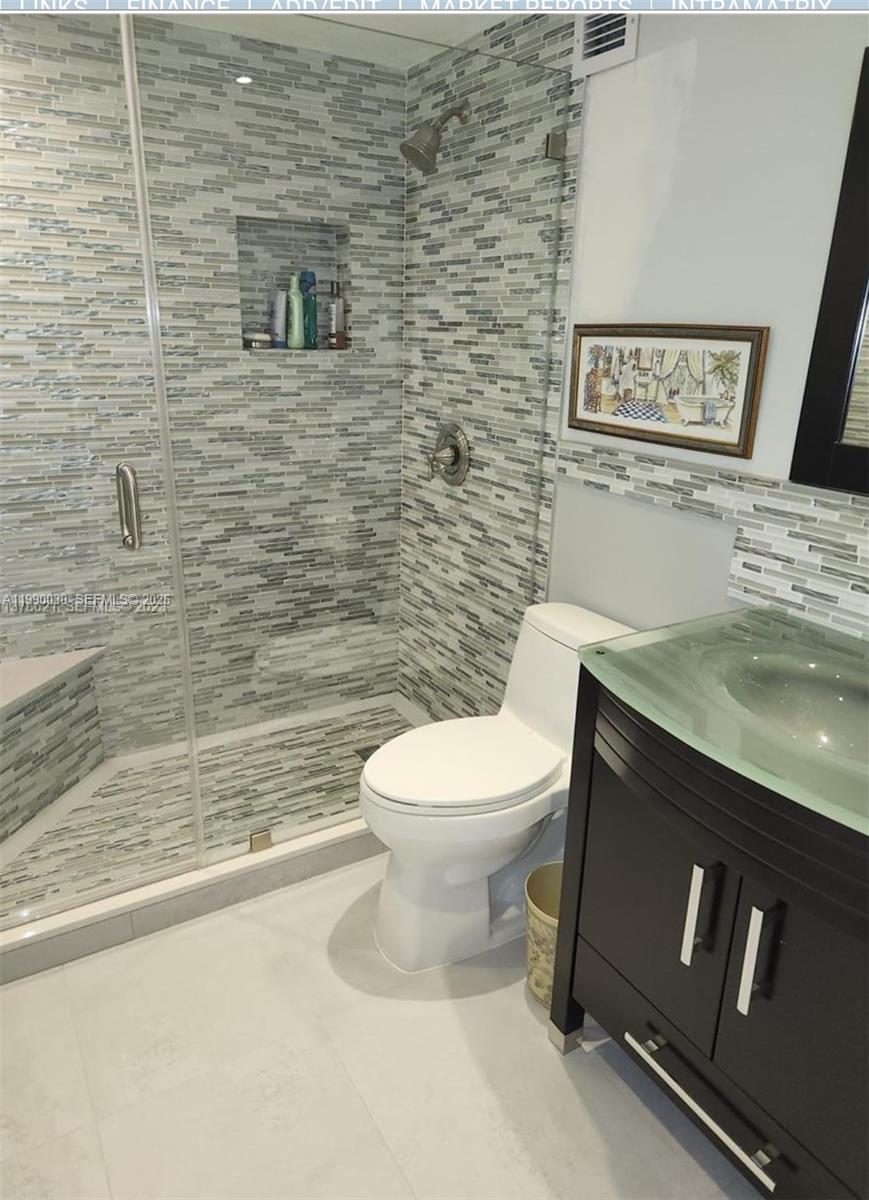 ALLINGTON TOWERS CONDO - Residential Lease