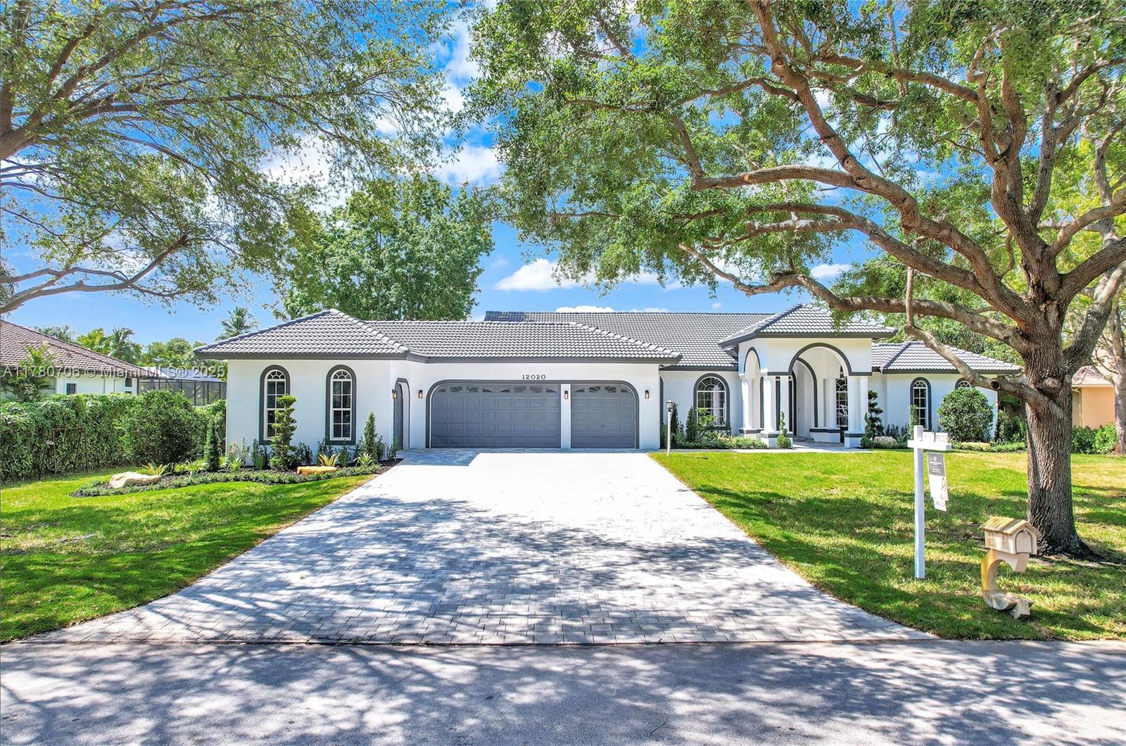 Property for Sale at 12020 Nw 11th St, Plantation, Miami-Dade County, Florida - Bedrooms: 5 
Bathrooms: 4  - $1,799,999