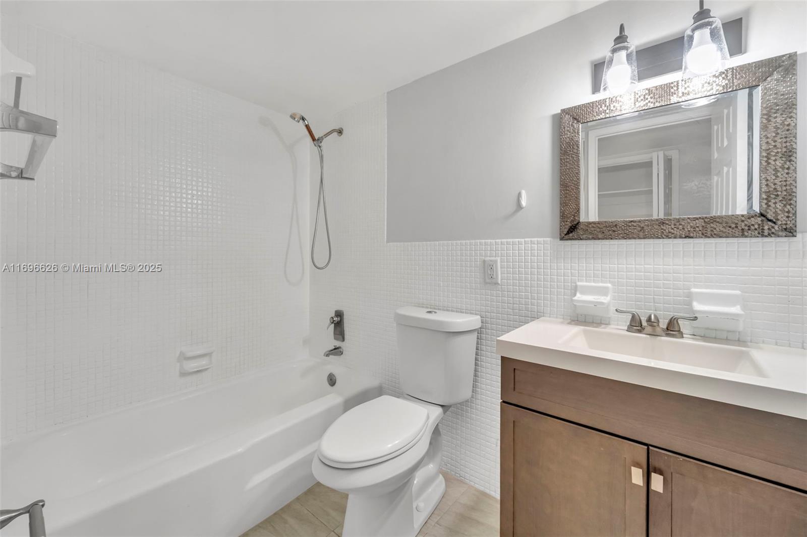 HILLCREST COUNTRY CLUB CO - Residential