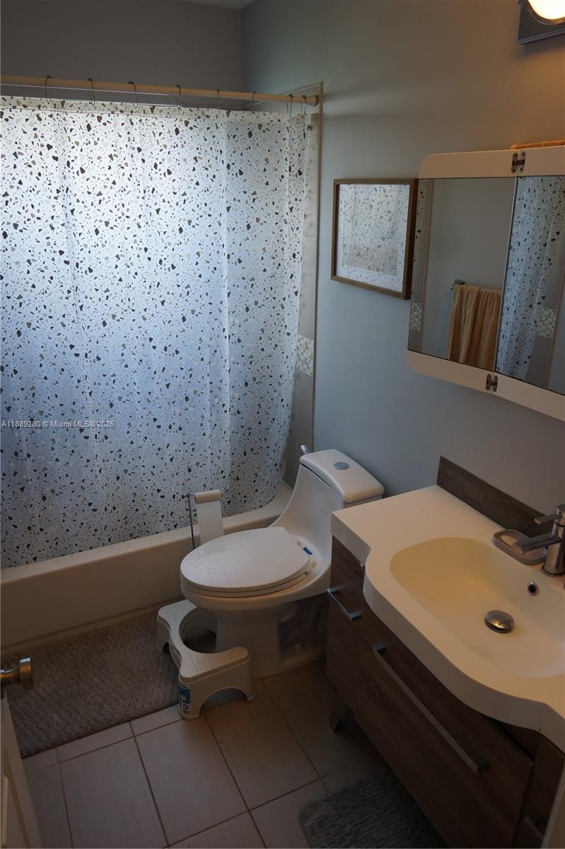WESTWINDS ON THE GREEN WI - Residential Lease