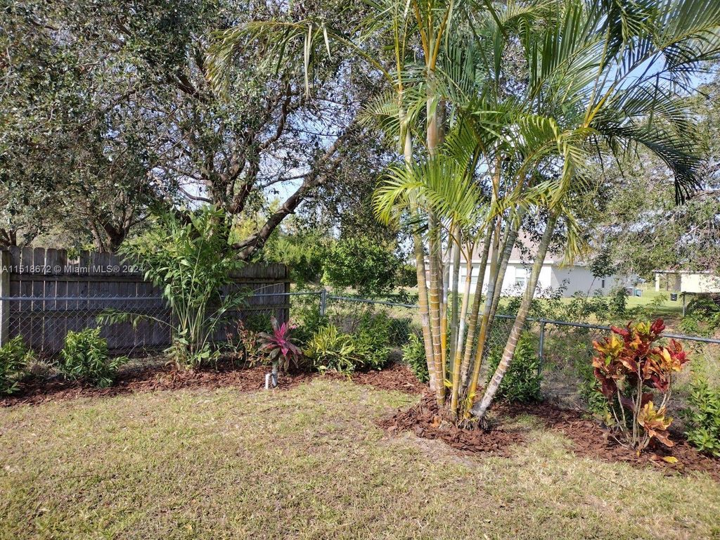 Photo of 841 NW Riverside Dr, Fort Pierce, FL 34983 (MLS # A11518672)