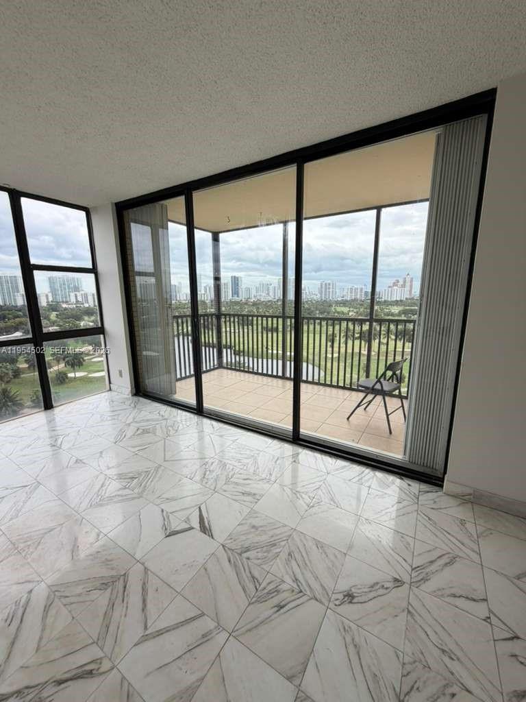 20379 W Country Club Dr 1433