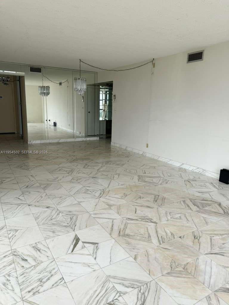 20379 W Country Club Dr 1433