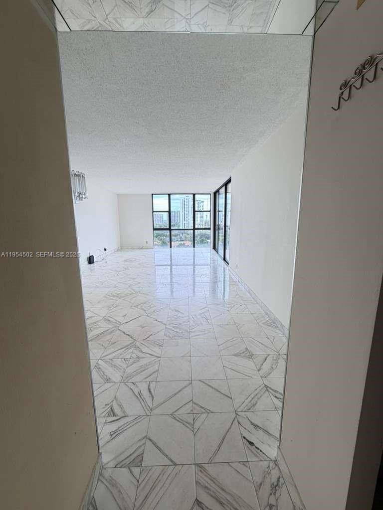 20379 W Country Club Dr 1433