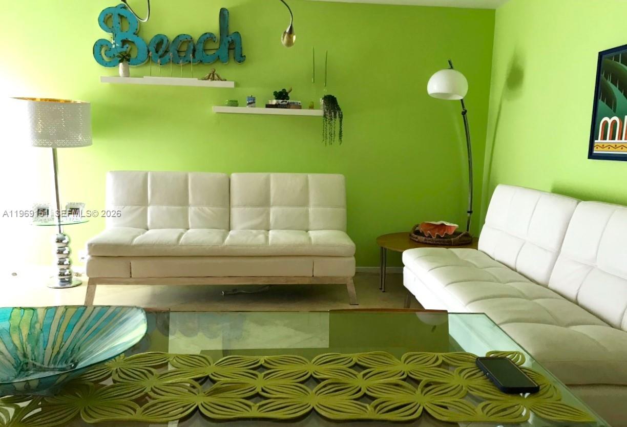 EUCLID EAST CONDOMINIUM - Residential Lease