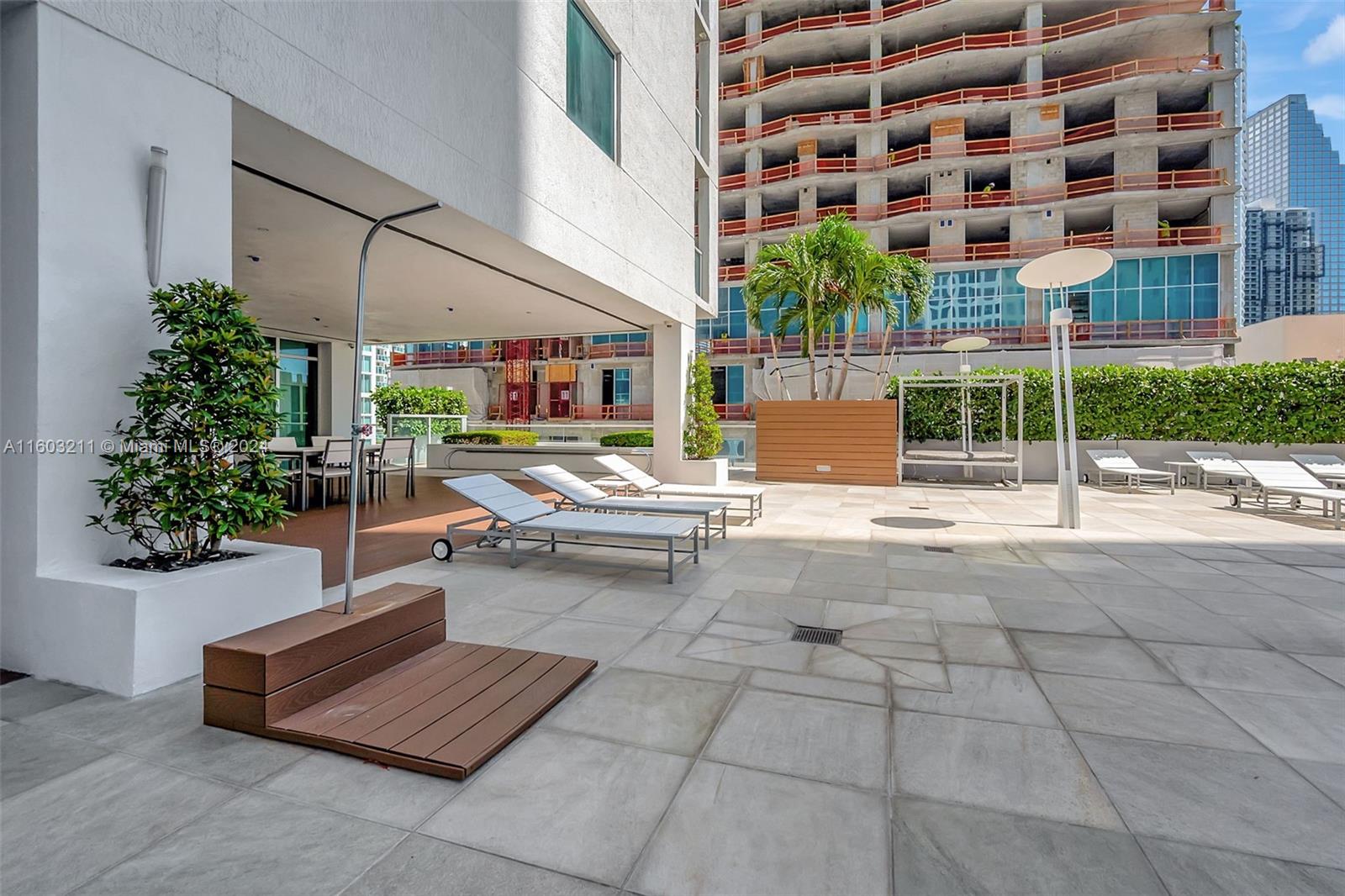 500 BRICKELL WEST CONDO - Residential
