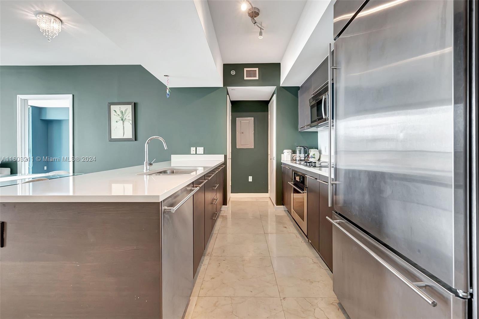 500 BRICKELL WEST CONDO - Residential