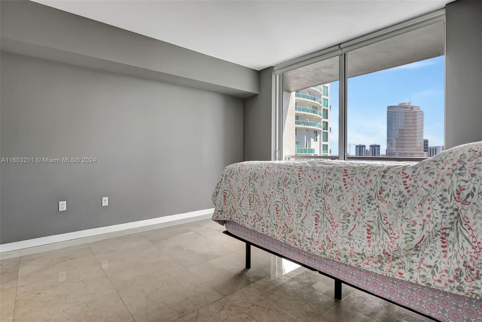 500 BRICKELL WEST CONDO - Residential
