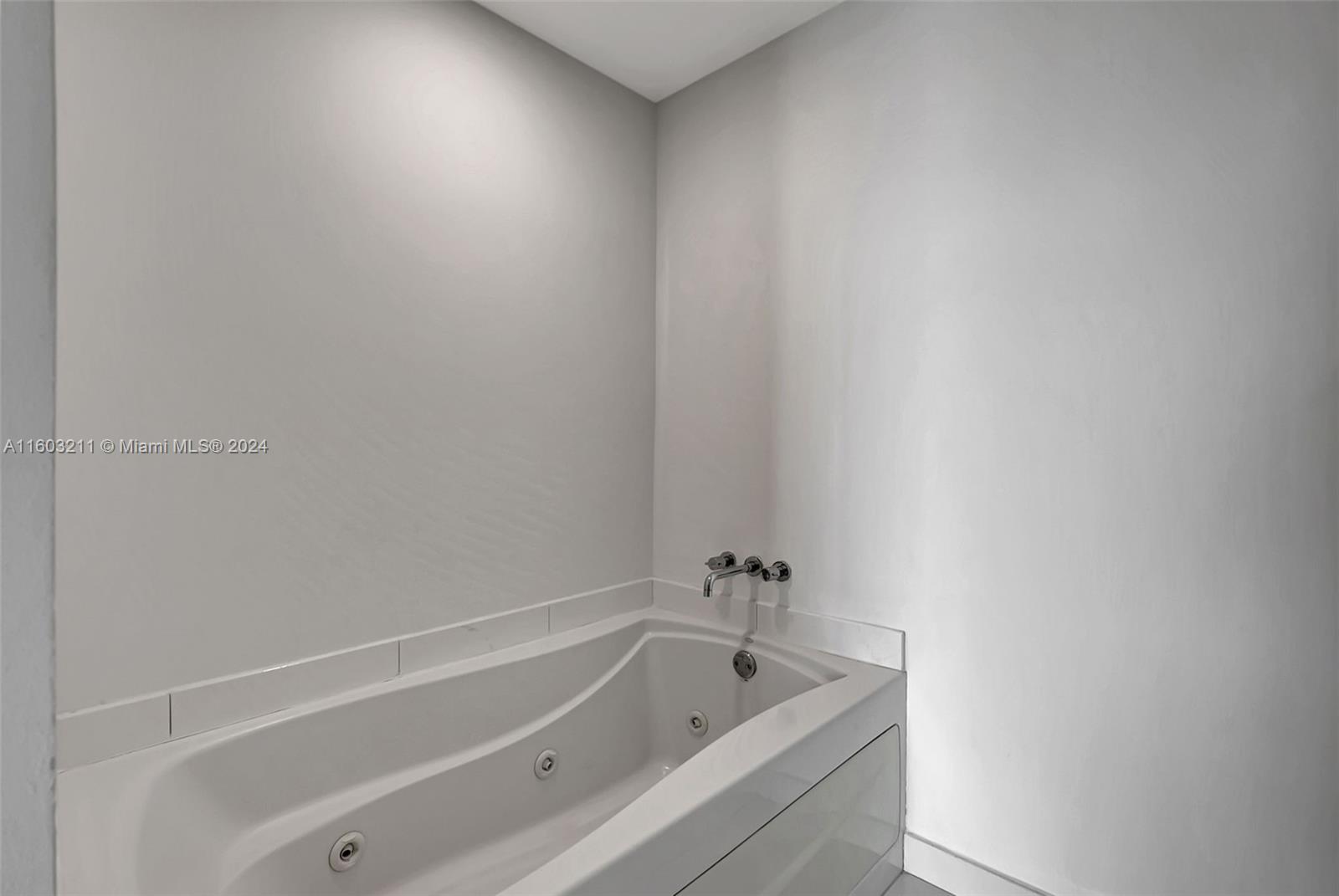 500 BRICKELL WEST CONDO - Residential