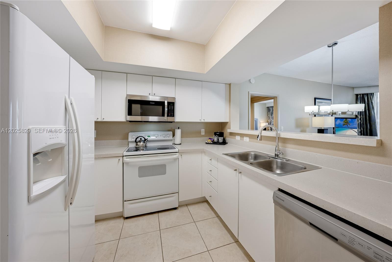 17375 Collins Ave 2403, Sunny Isles Beach, FL, 33160/$740,000 4 17375 Collins Ave 2403