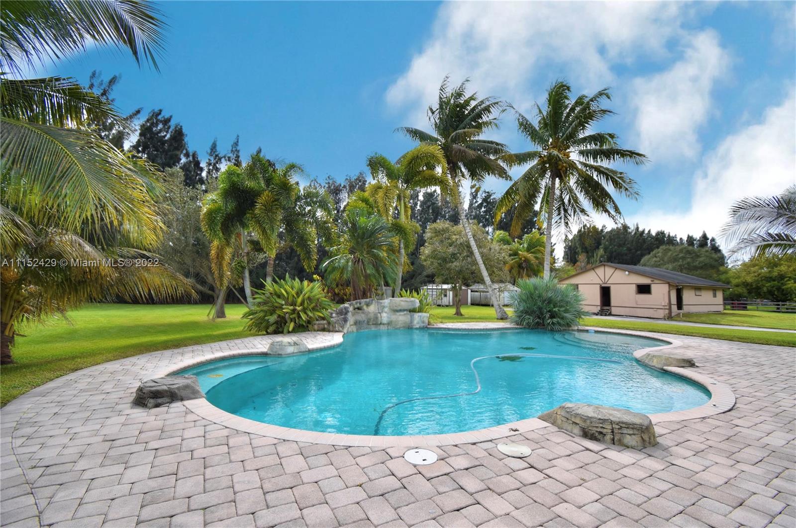 ROLLLING OAKS ESTATES - Residential