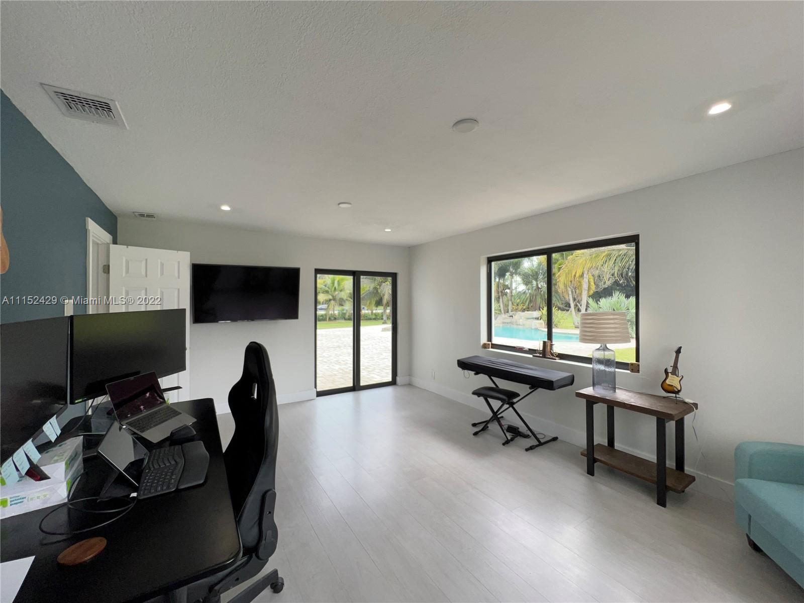 ROLLLING OAKS ESTATES - Residential