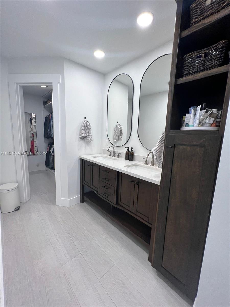 ROLLLING OAKS ESTATES - Residential