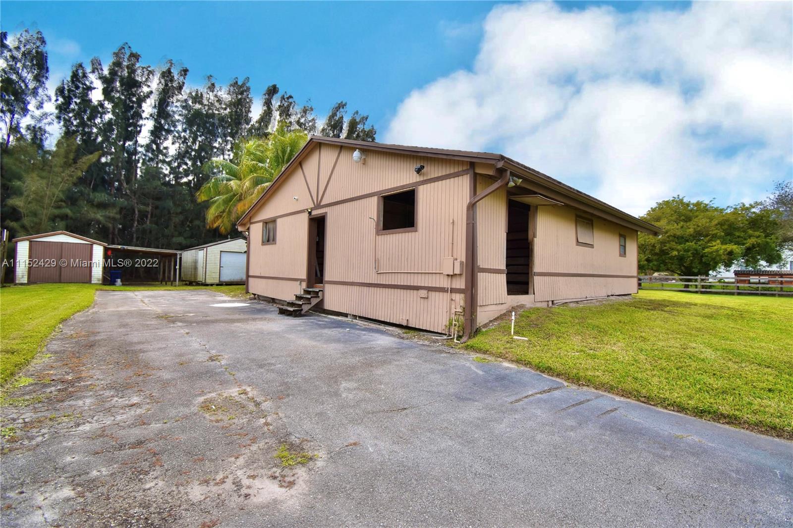 ROLLLING OAKS ESTATES - Residential