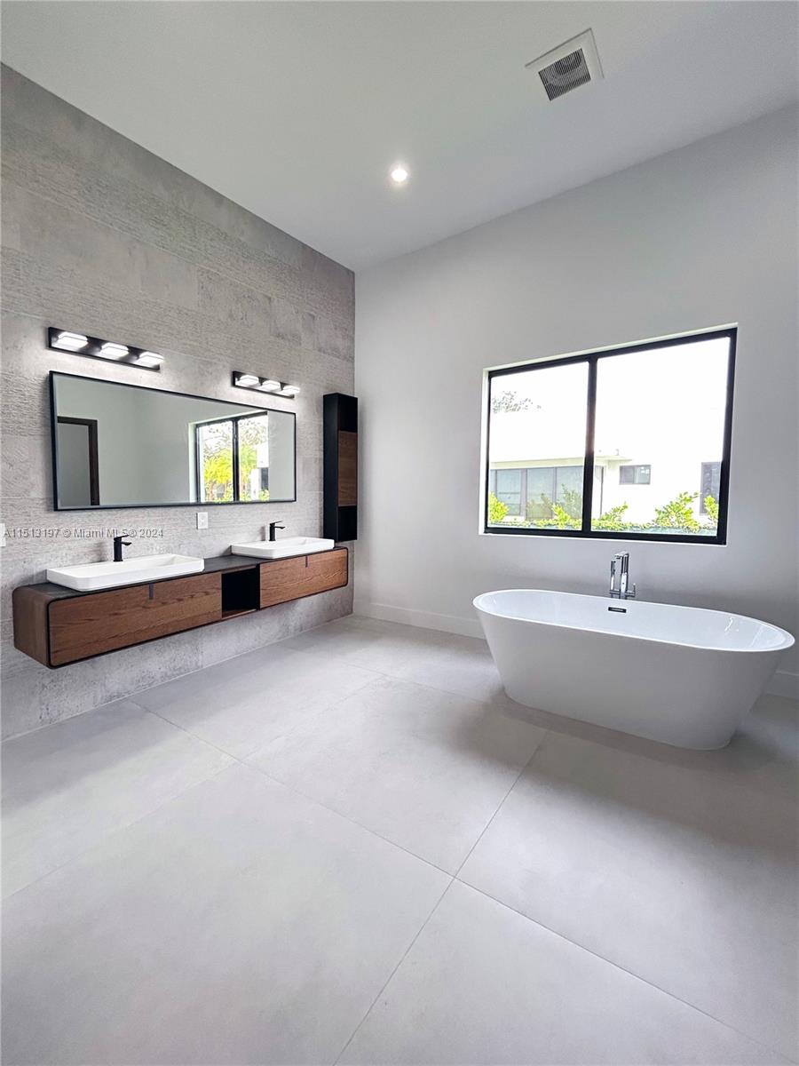 GLADEWIND ESTATES - Residential