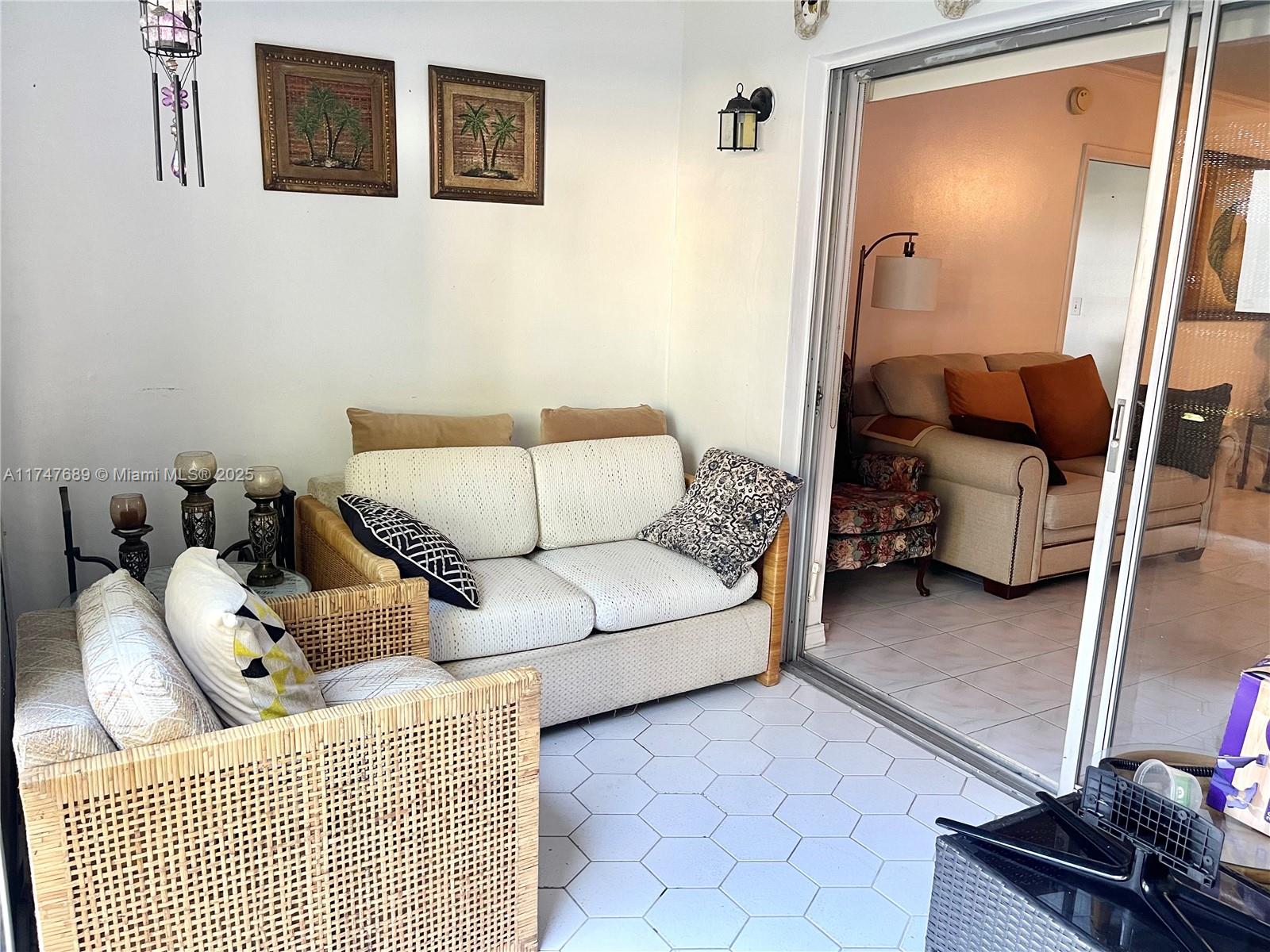 ORIOLE GOLF & TENNIS CLUB - Residential Lease