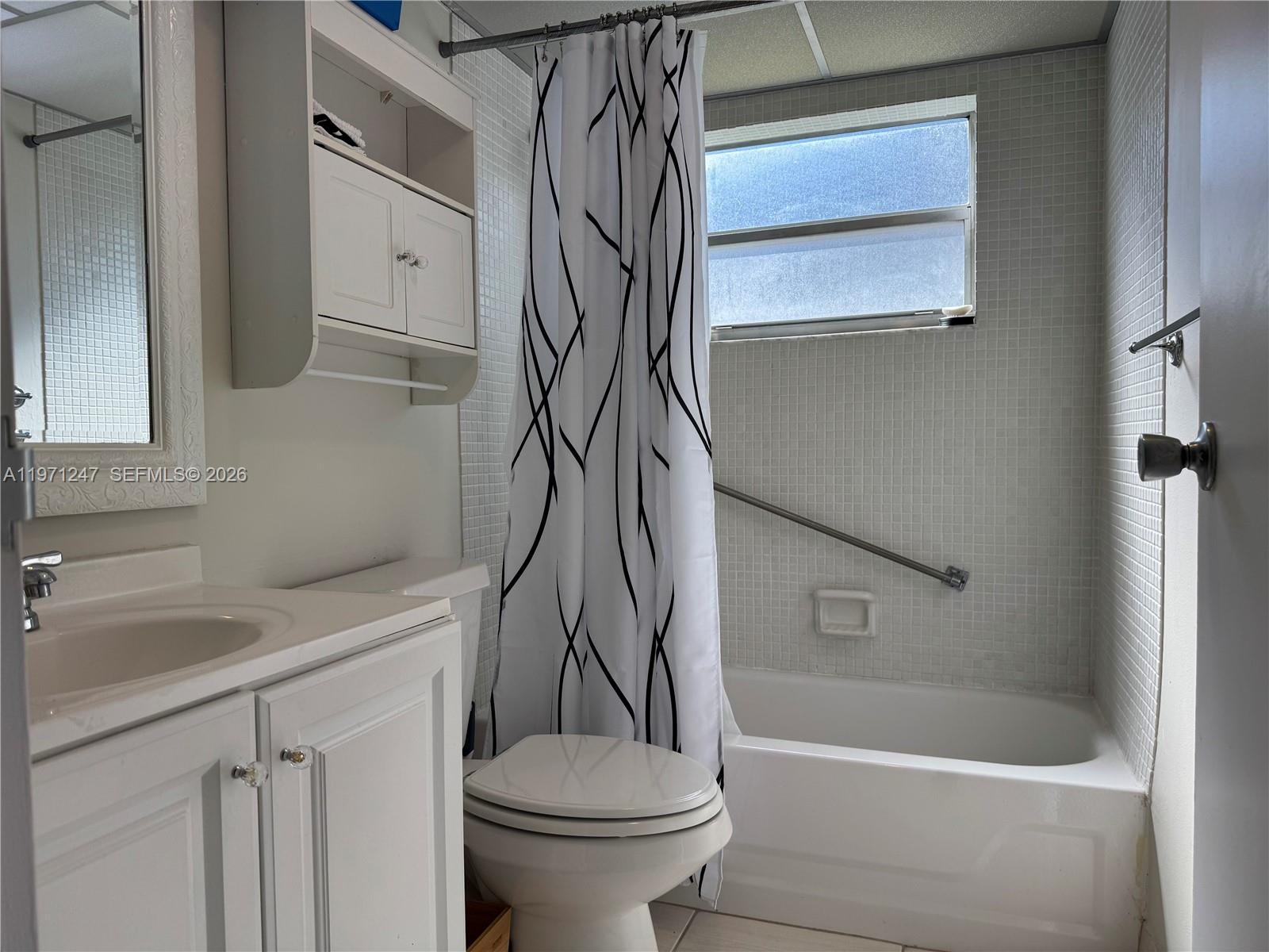 KINGS POINT SAXONY CONDOS - Residential