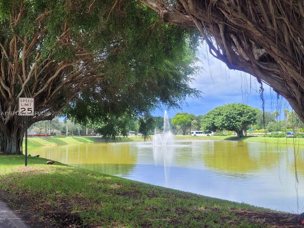 KINGS POINT SAXONY CONDOS - Residential