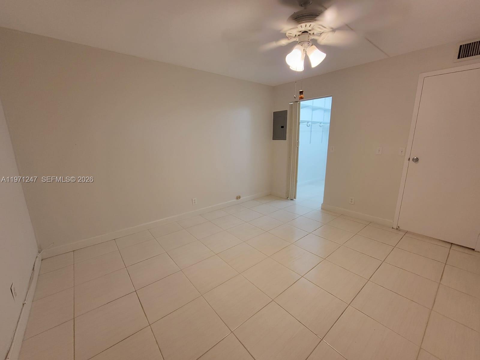 KINGS POINT SAXONY CONDOS - Residential