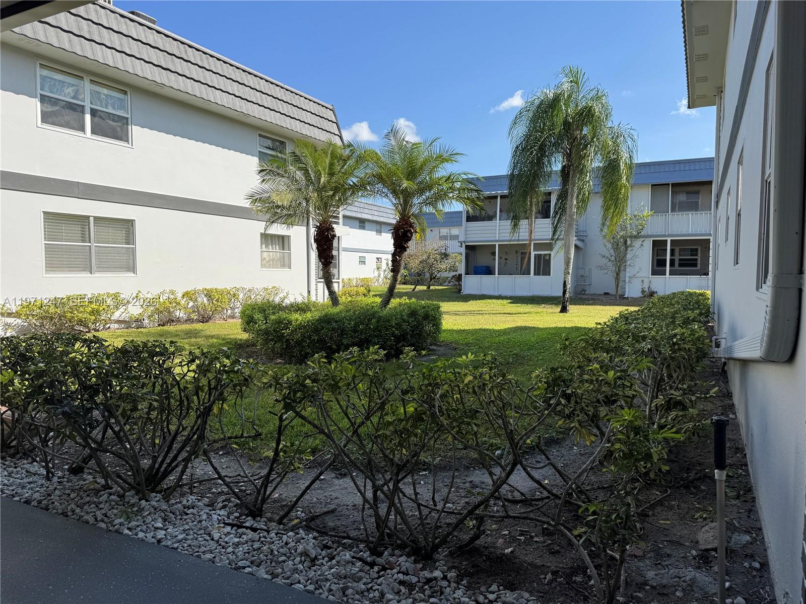 KINGS POINT SAXONY CONDOS - Residential