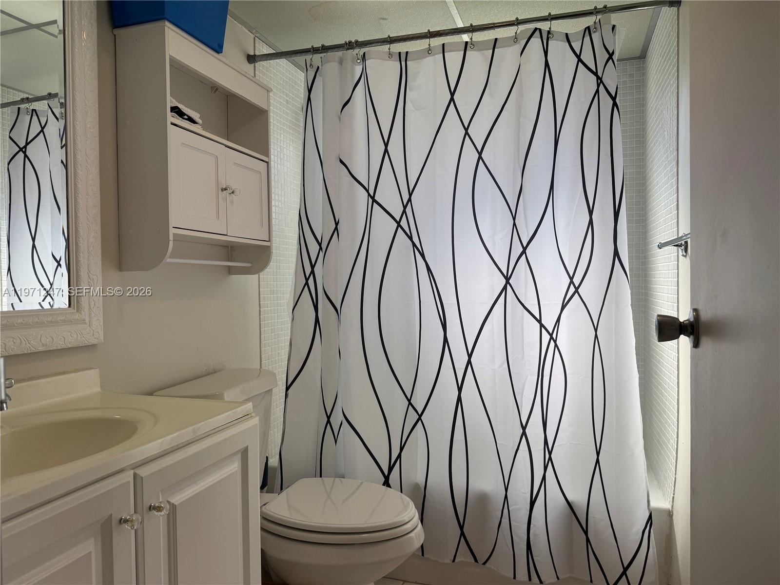 KINGS POINT SAXONY CONDOS - Residential