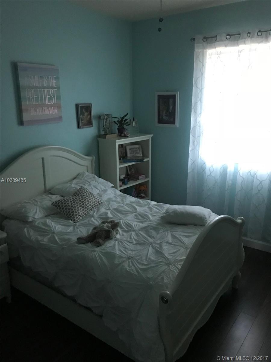 LAKES BY THE BAY GEE - Residential