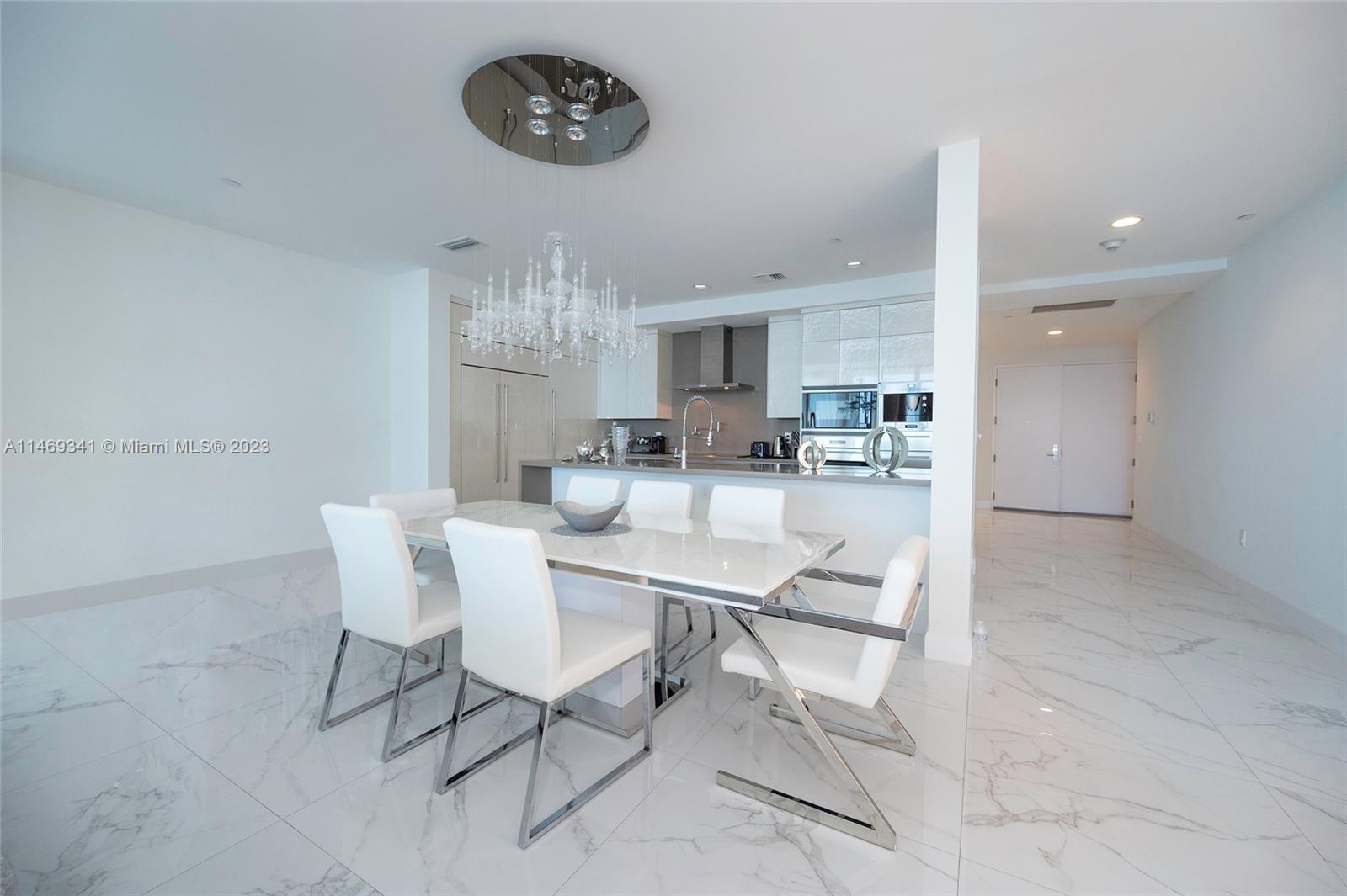 CHATEAU BEACH CONDO - Land