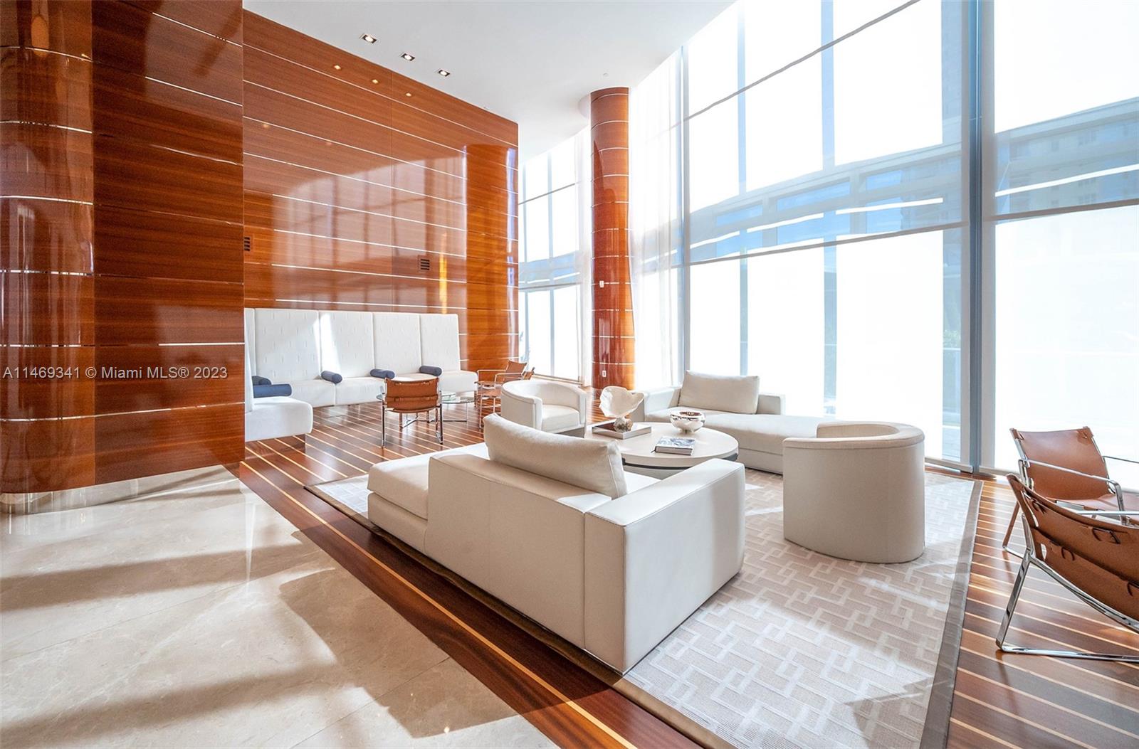 CHATEAU BEACH CONDO - Land