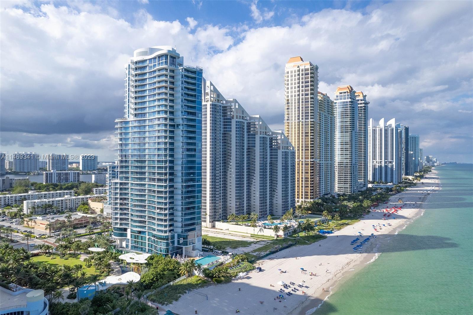 CHATEAU BEACH CONDO - Land