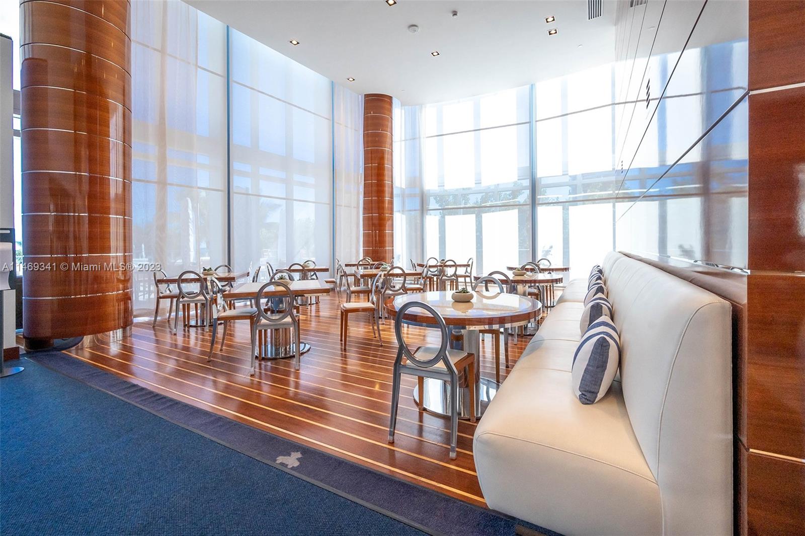 CHATEAU BEACH CONDO - Land