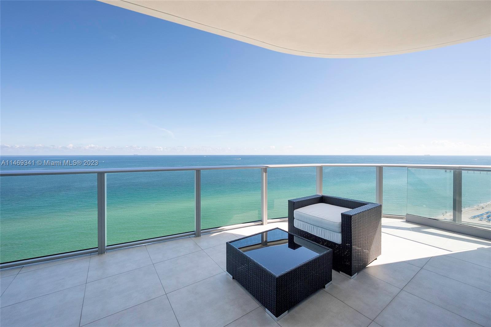 CHATEAU BEACH CONDO - Land