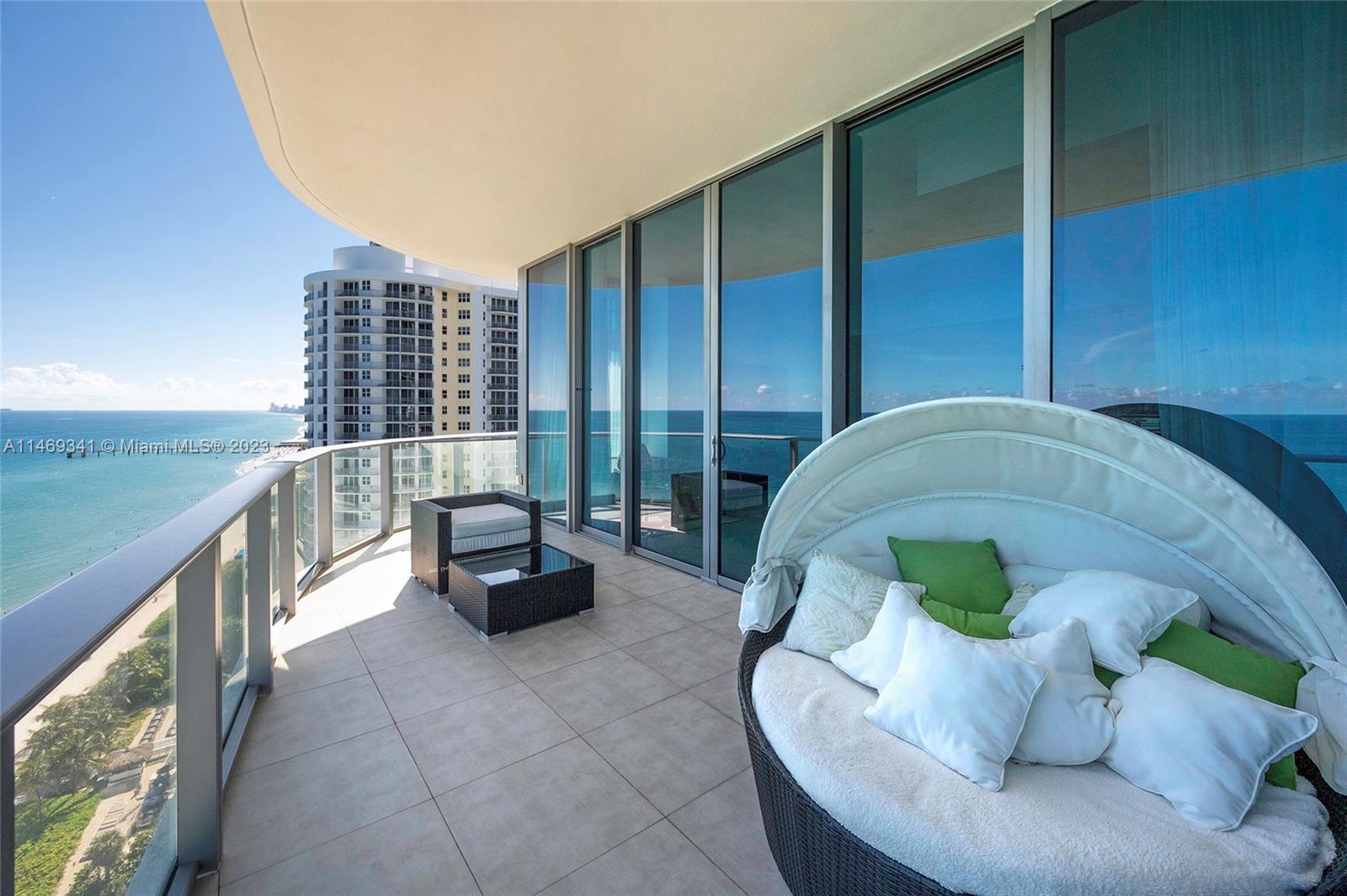 CHATEAU BEACH CONDO - Land