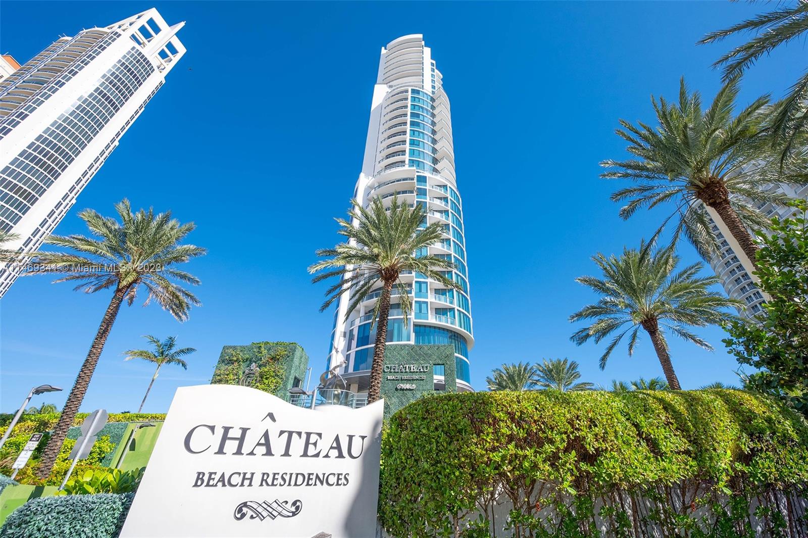 CHATEAU BEACH CONDO - Land