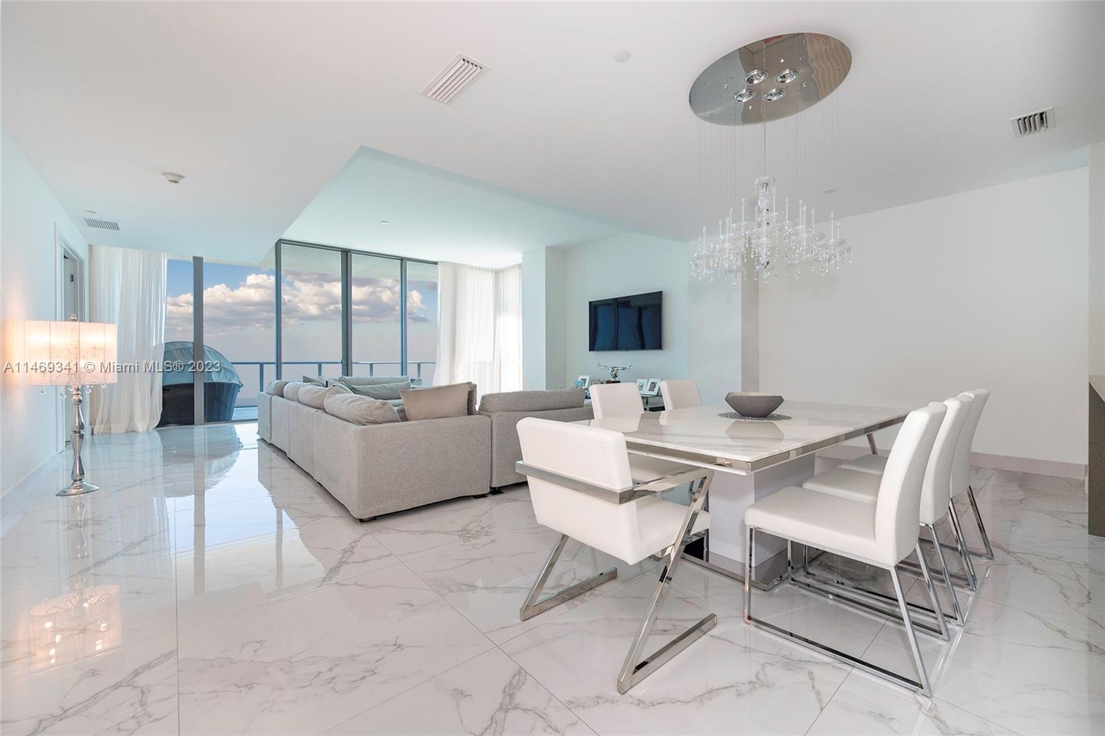 CHATEAU BEACH CONDO - Land