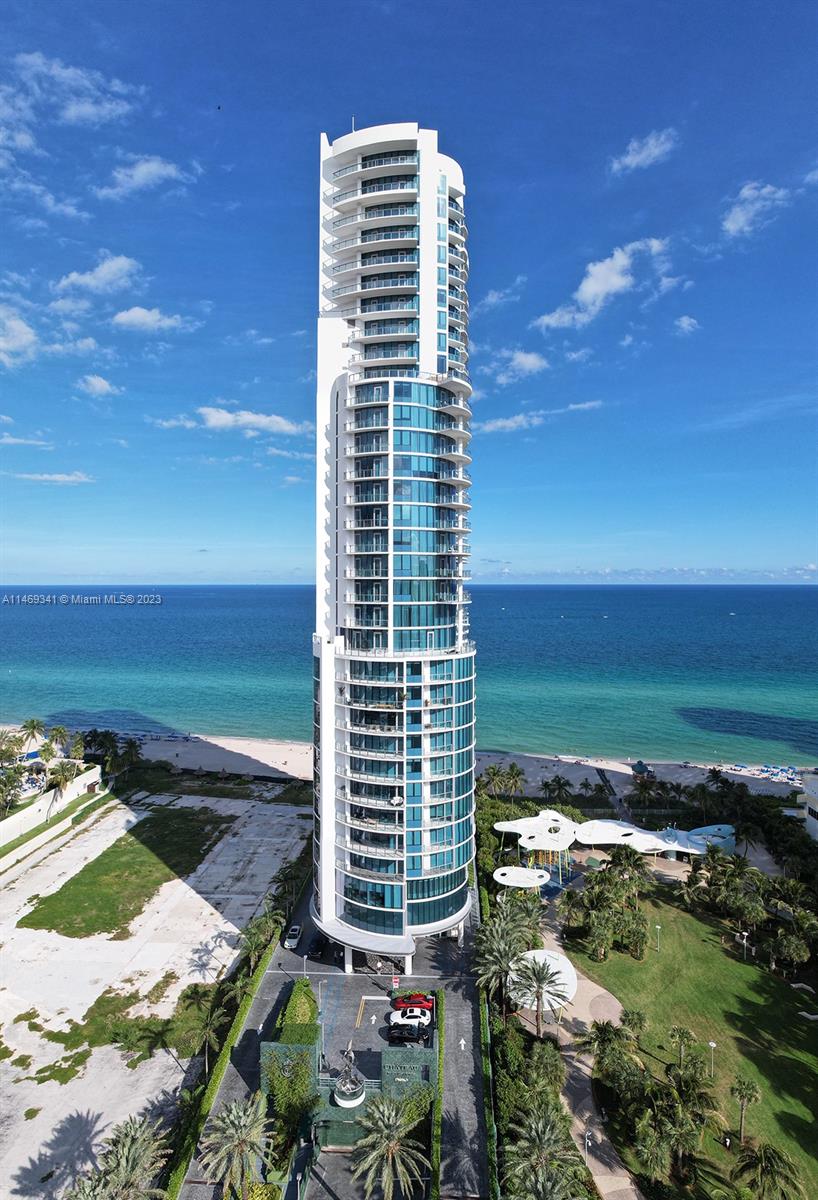 CHATEAU BEACH CONDO - Land