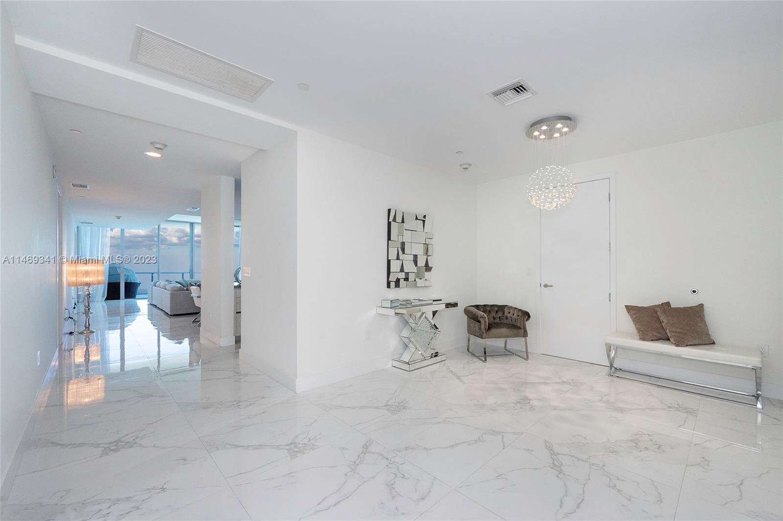 CHATEAU BEACH CONDO - Land