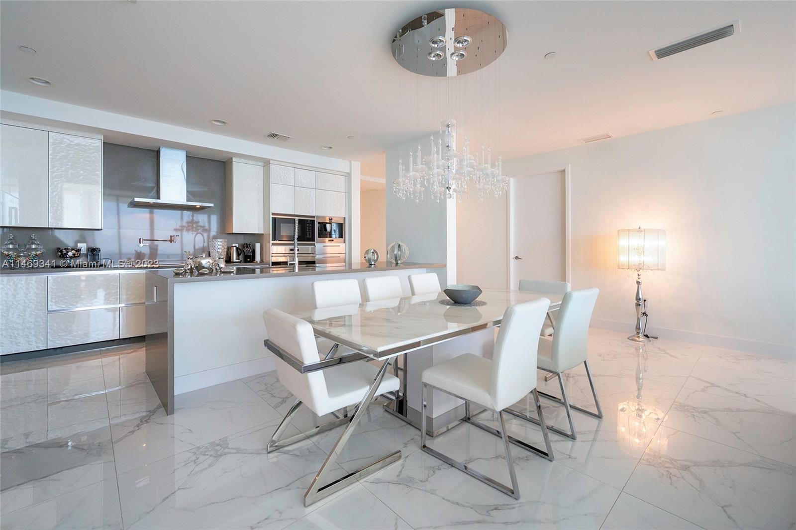 CHATEAU BEACH CONDO - Land