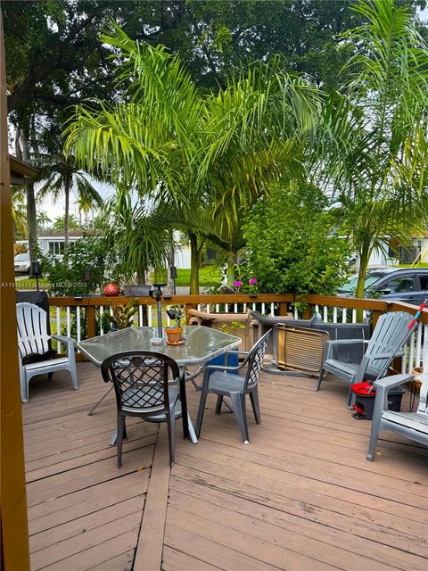 Photo of 3149 Hollywood Blvd, Hollywood, FL 33021 (MLS # A11918433)