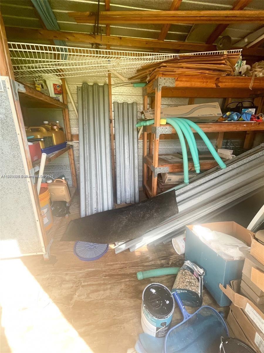 PINEWOOD ESTATES SECOND A - Residential Lease