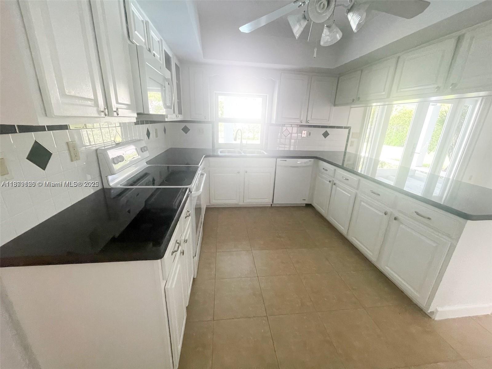 PINEWOOD ESTATES SECOND A - Residential Lease