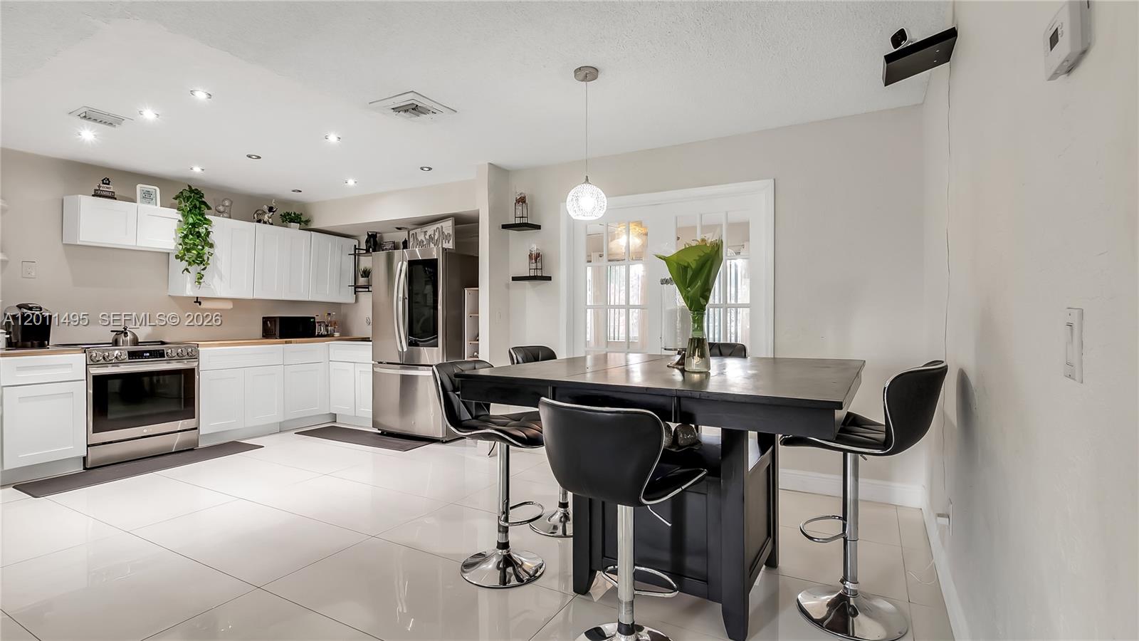 PASADENA LAKES SOUTH - Residential