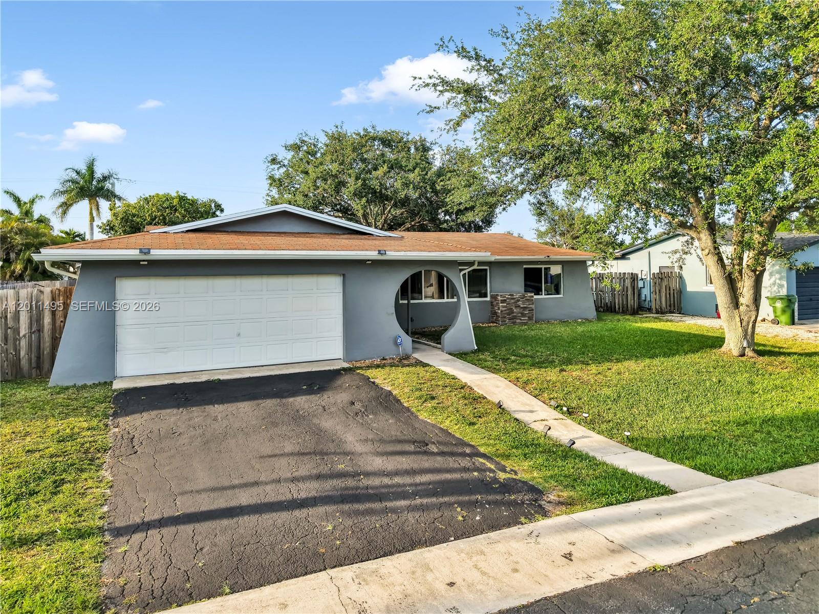 PASADENA LAKES SOUTH - Residential