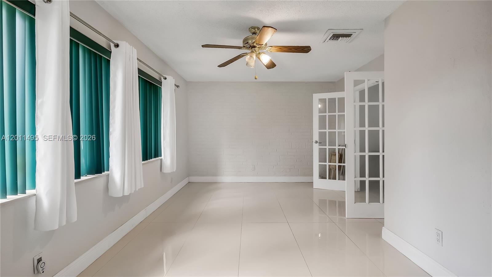 PASADENA LAKES SOUTH - Residential