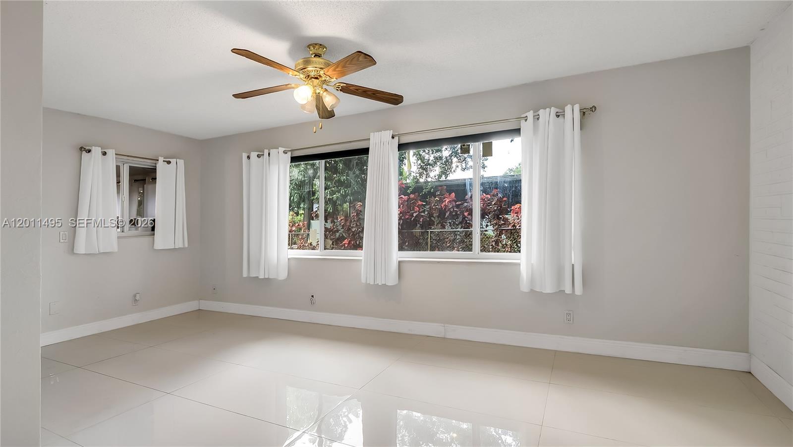 PASADENA LAKES SOUTH - Residential