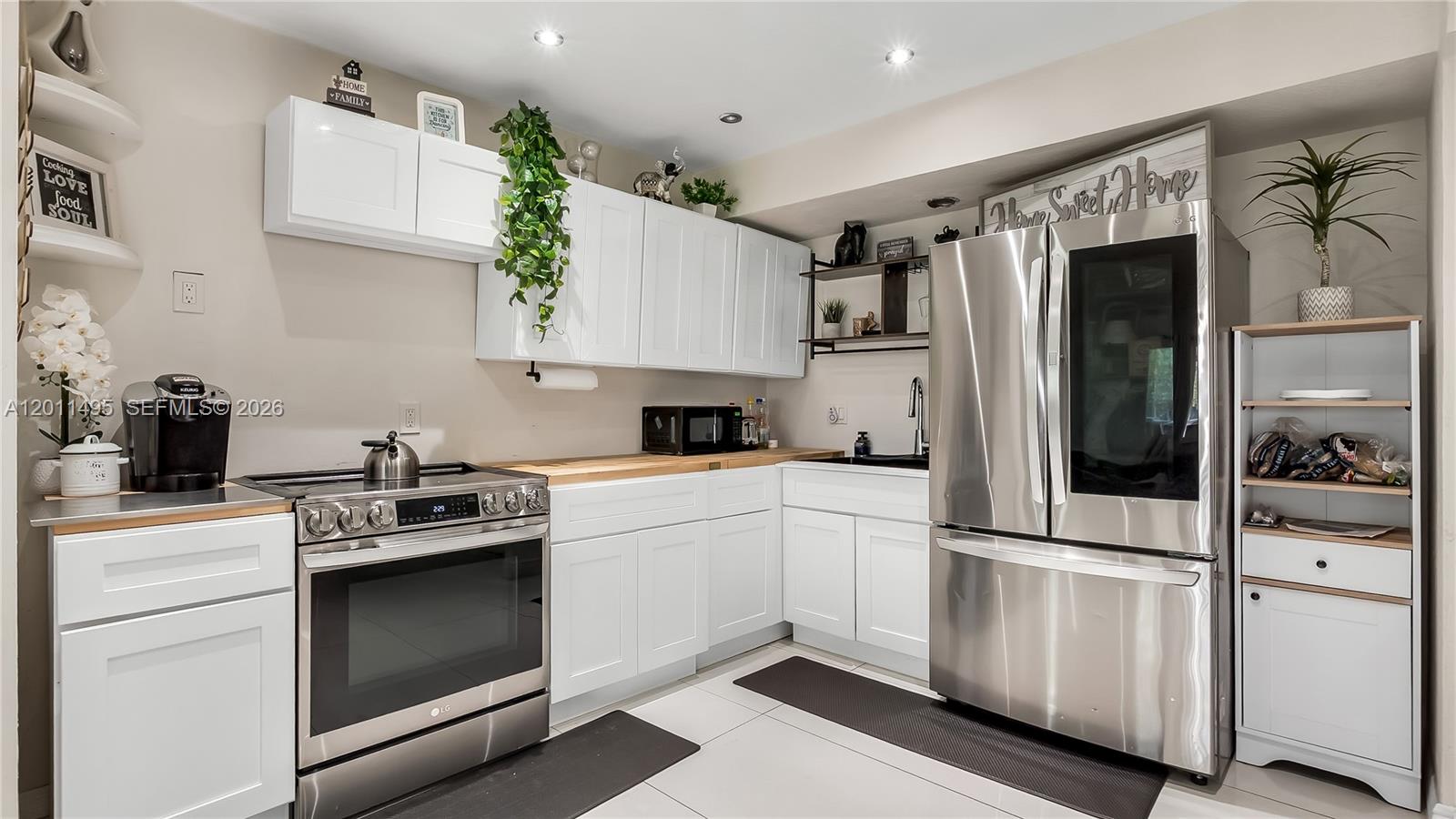 PASADENA LAKES SOUTH - Residential