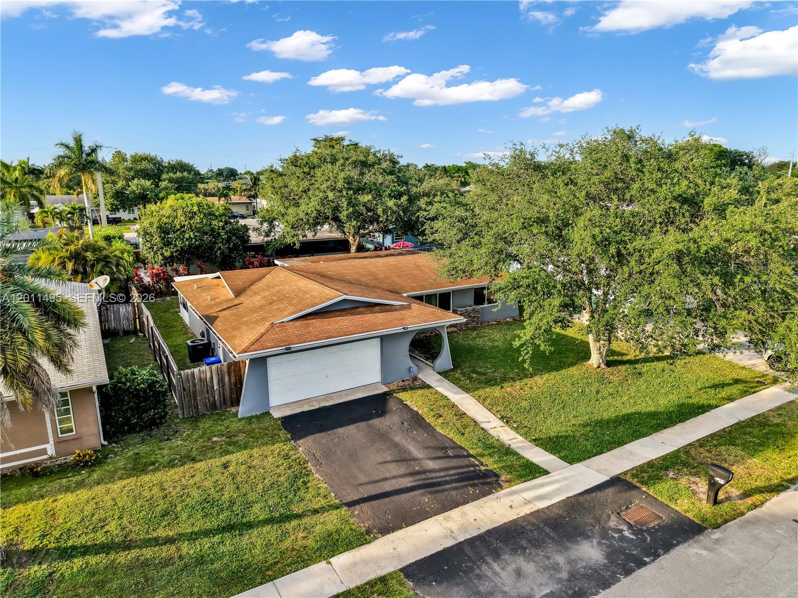 PASADENA LAKES SOUTH - Residential