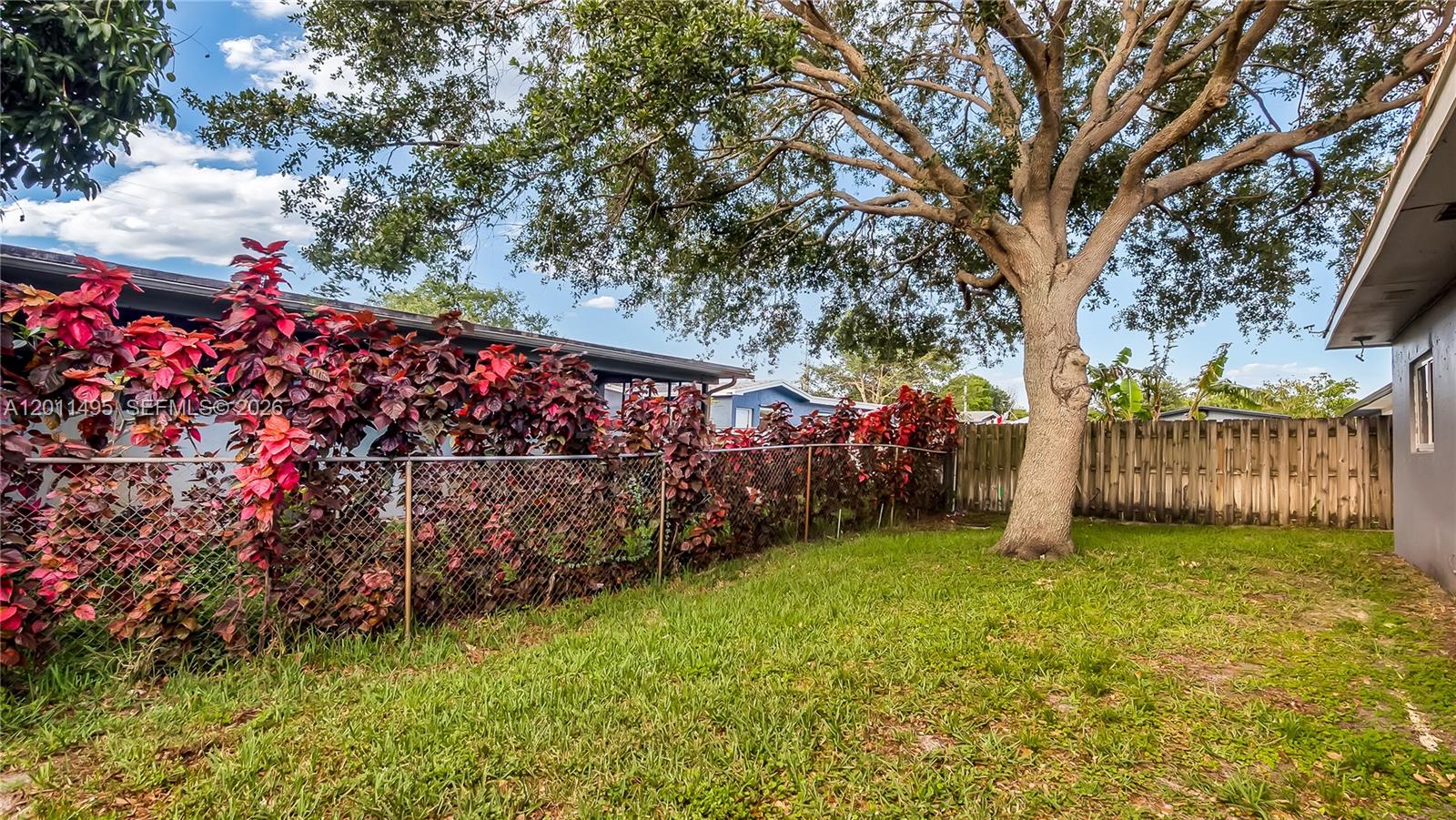 PASADENA LAKES SOUTH - Residential