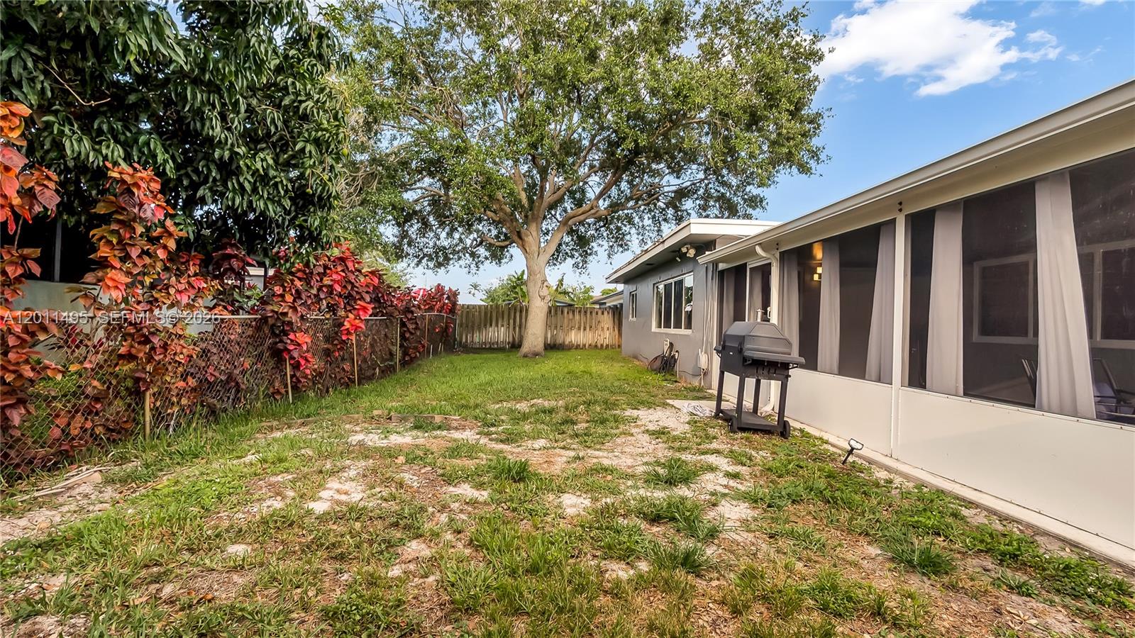 PASADENA LAKES SOUTH - Residential