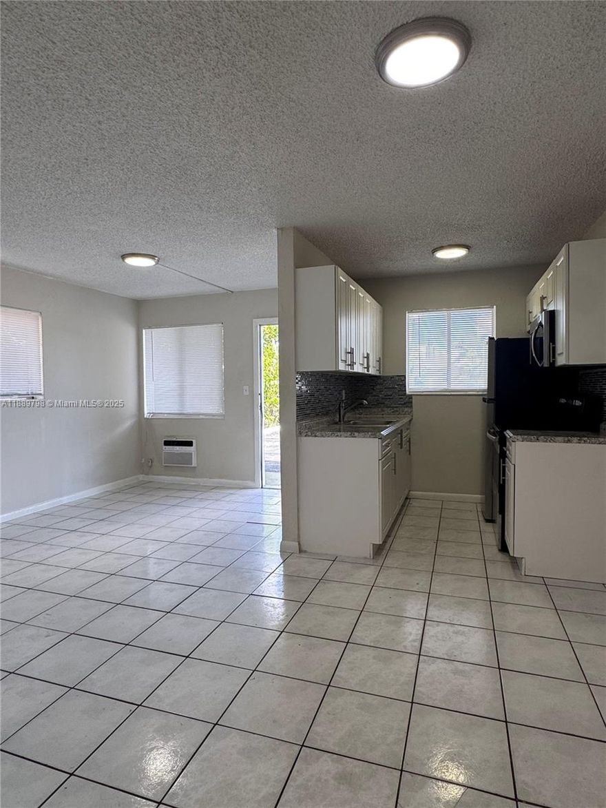 1 bedroom 1 bath apartment in Hollywood! Flat rate monthly water fee: $55.00. On-site coin laundry. Proximity to Downtown. The apartment is being rented AS IS. Pet Friendly w/$35 added to rent. Monthly gross household income