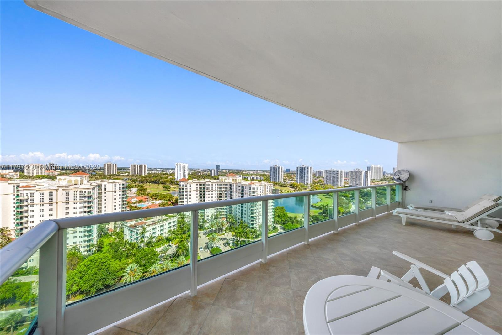 TOWERS OF PORTO VITA-SOUT - Residential